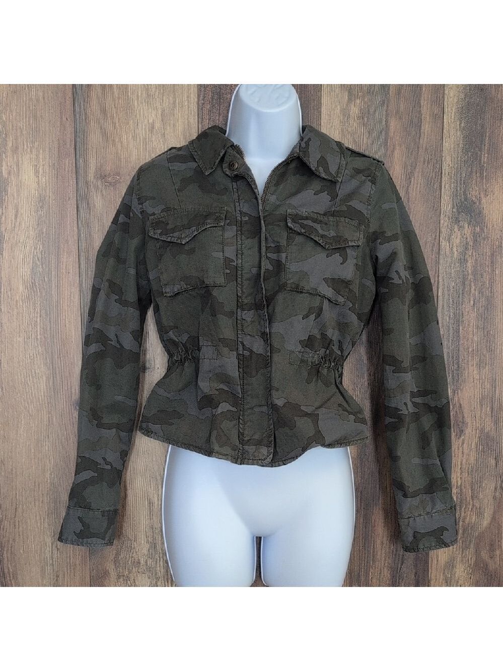 American Eagle Outfitters Women's Green Camouflage Utility Jacket XS        M229
